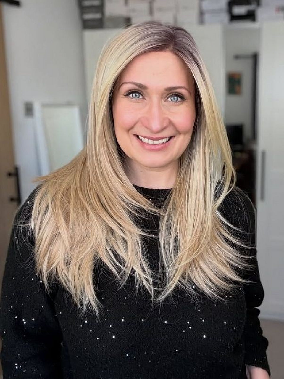 100% Human Hair Trendy blonde ombre with gold highlights Straight with side bangs Lace Part Wig